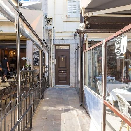 Appartement Authentique Situe En Plein Centre D'Antibes Luaran gambar