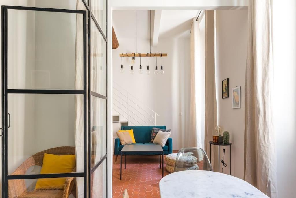 Appartement Authentique Situe En Plein Centre D'Antibes Luaran gambar