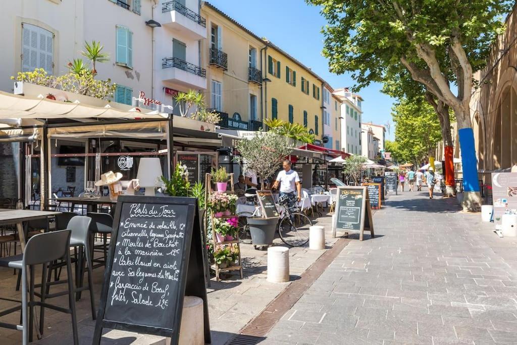 Appartement Authentique Situe En Plein Centre D'Antibes Luaran gambar
